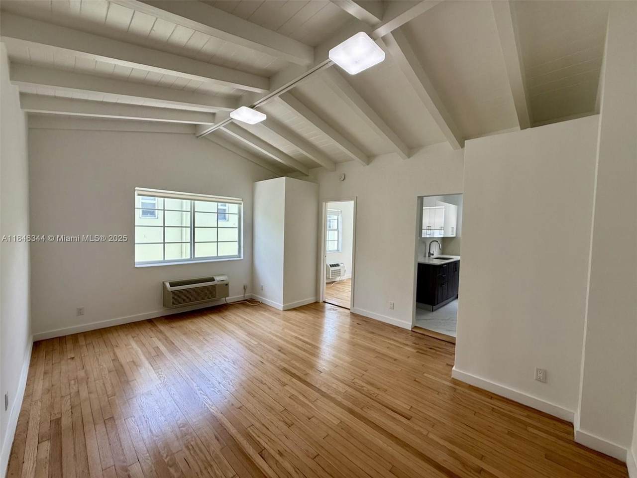 1552 Euclid Ave - Photo 1