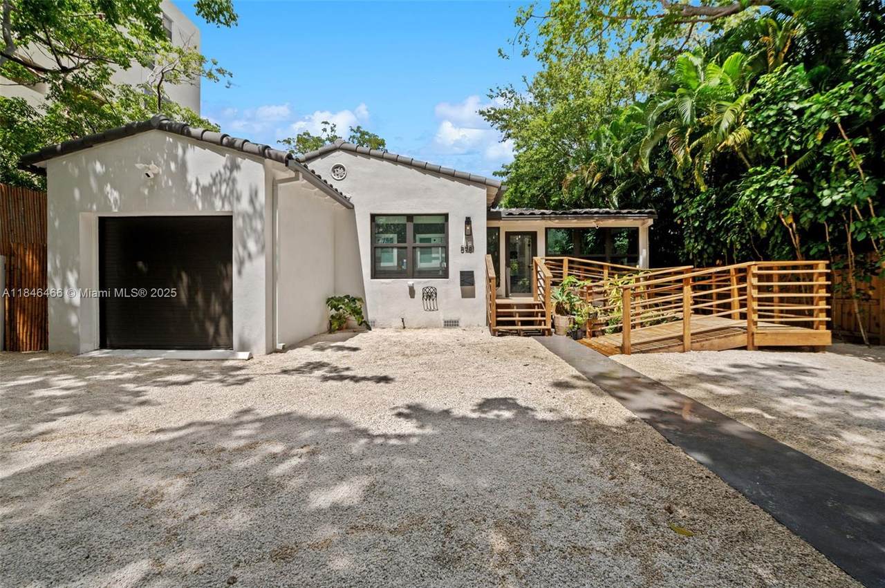 https://bt-photos.global.ssl.fastly.net/miami/1280_boomver_1_A11846466-2.jpg