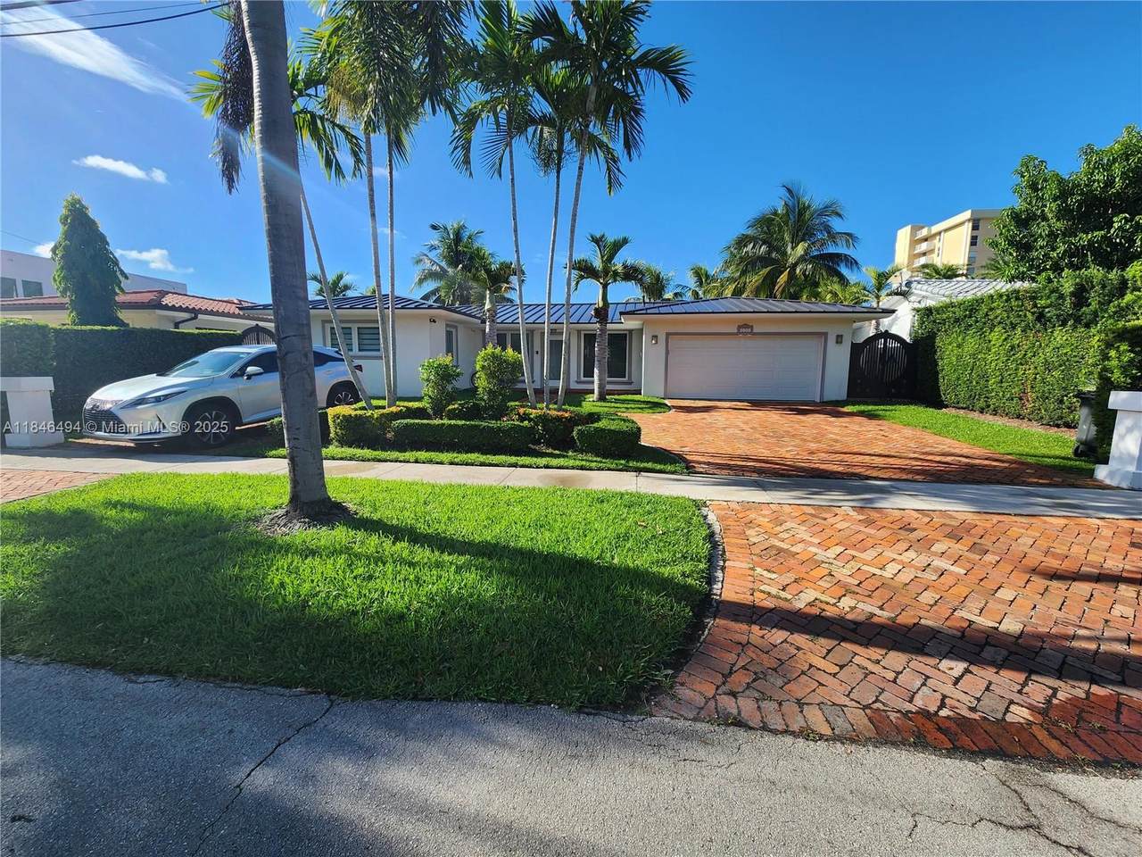 2055 Arch Creek Dr - Photo 1