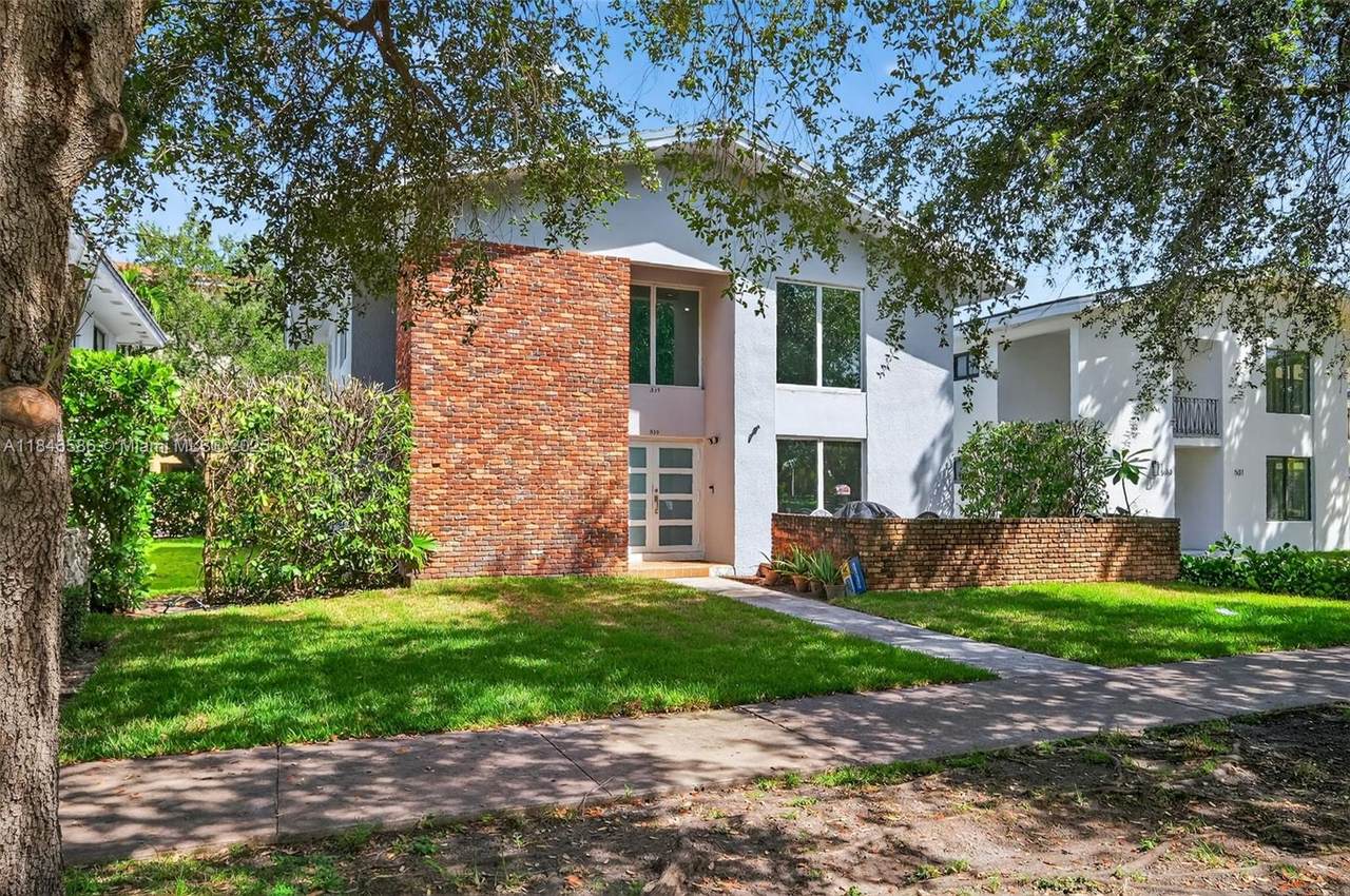 539 Menendez Ave - Photo 1