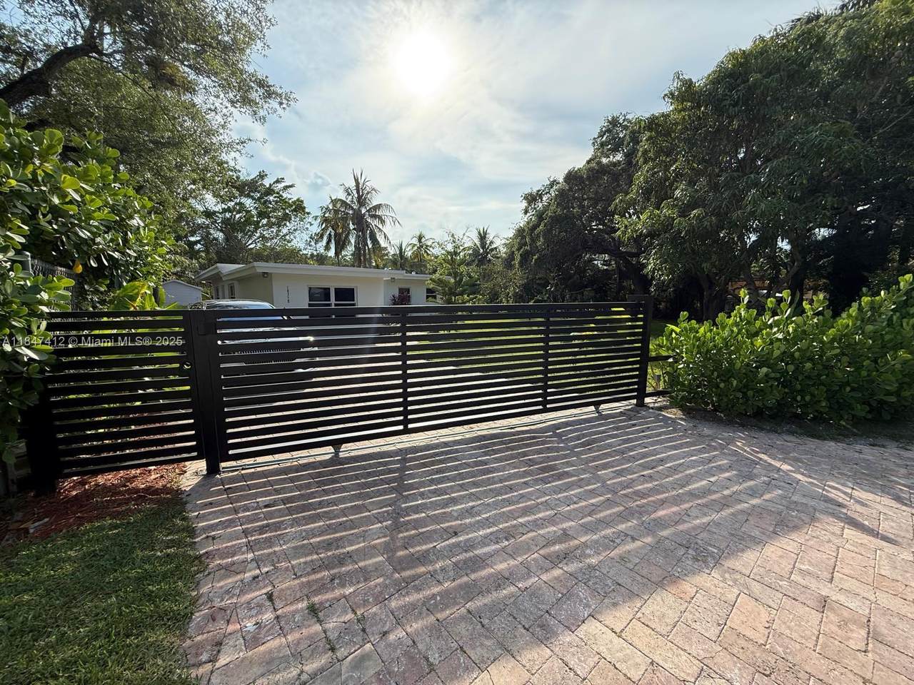 18358 23rd Ct - Photo 1