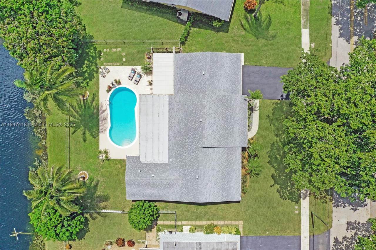 https://bt-photos.global.ssl.fastly.net/miami/1280_boomver_1_A11847418-2.jpg