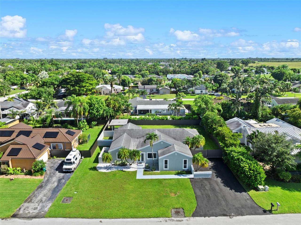 https://bt-photos.global.ssl.fastly.net/miami/1280_boomver_1_A11847430-2.jpg