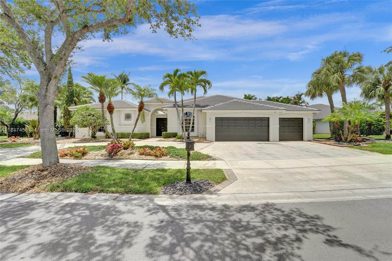 208 Landings Blvd - Photo 1
