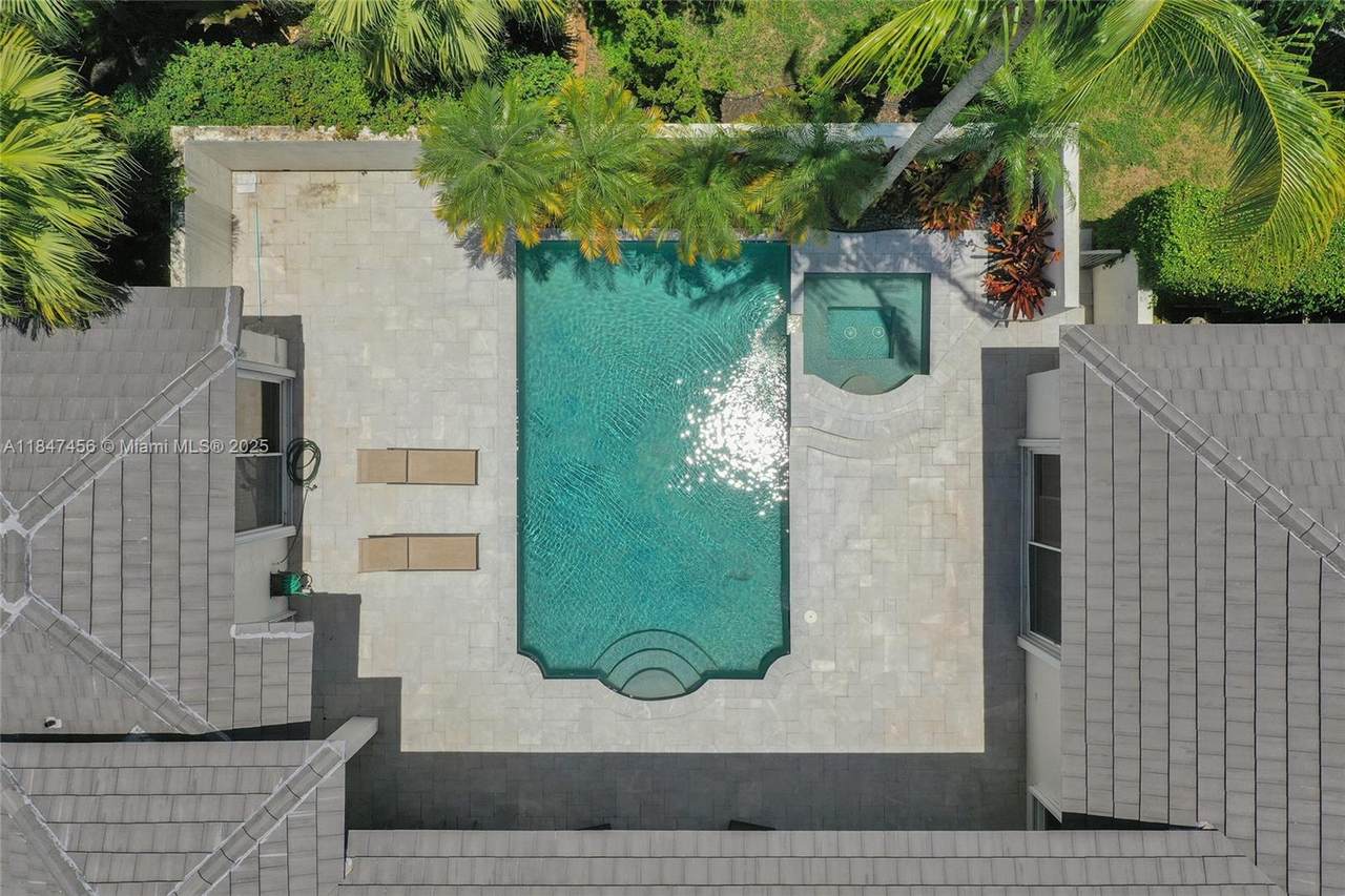 https://bt-photos.global.ssl.fastly.net/miami/1280_boomver_1_A11847456-2.jpg