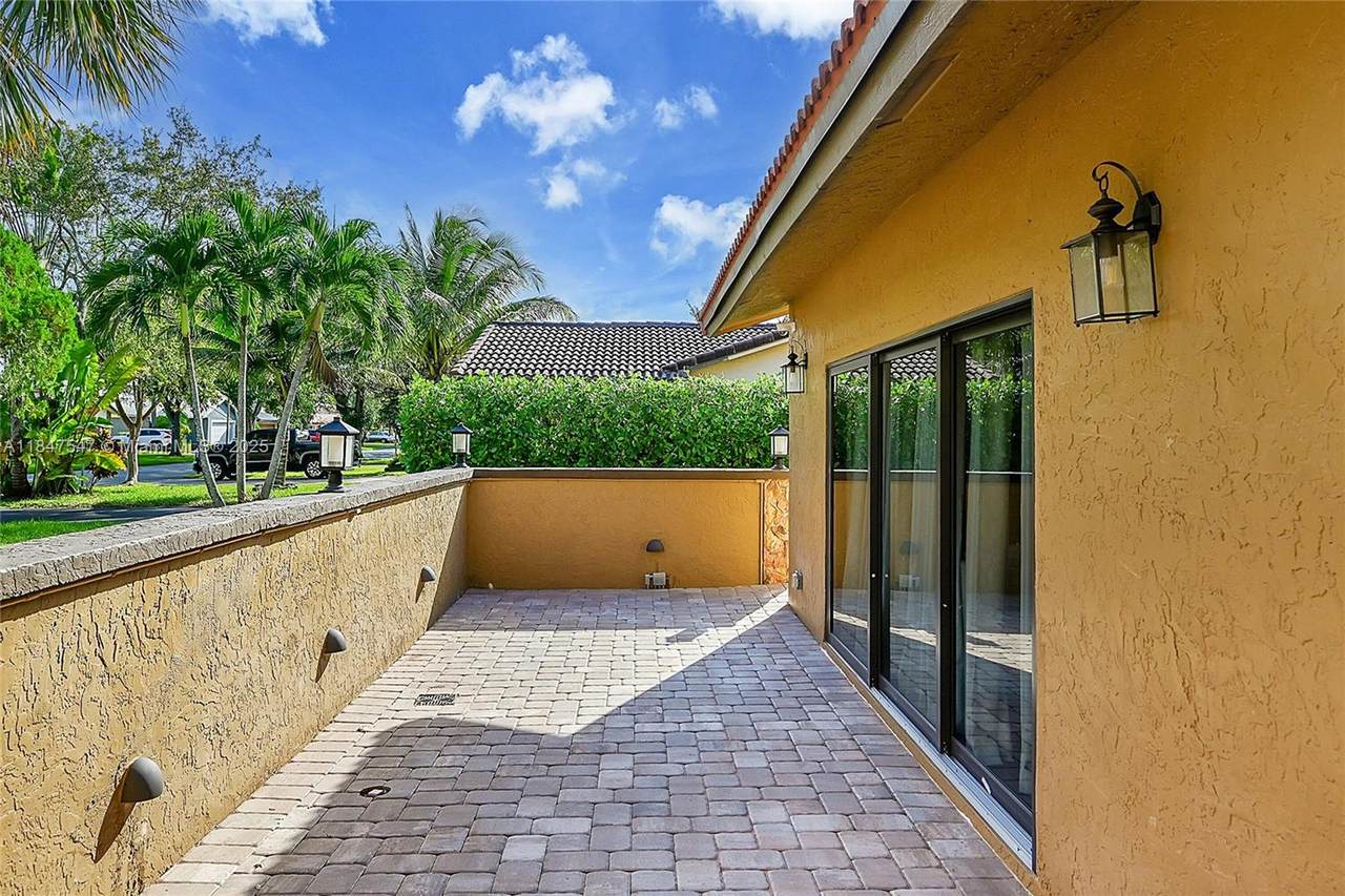 https://bt-photos.global.ssl.fastly.net/miami/1280_boomver_1_A11847547-2.jpg