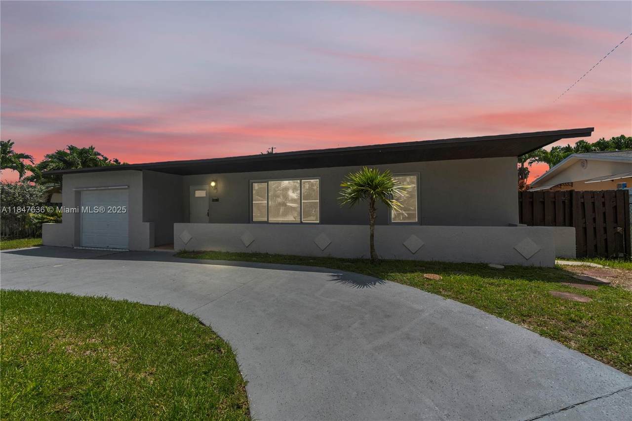 19311 118th Ave - Photo 1