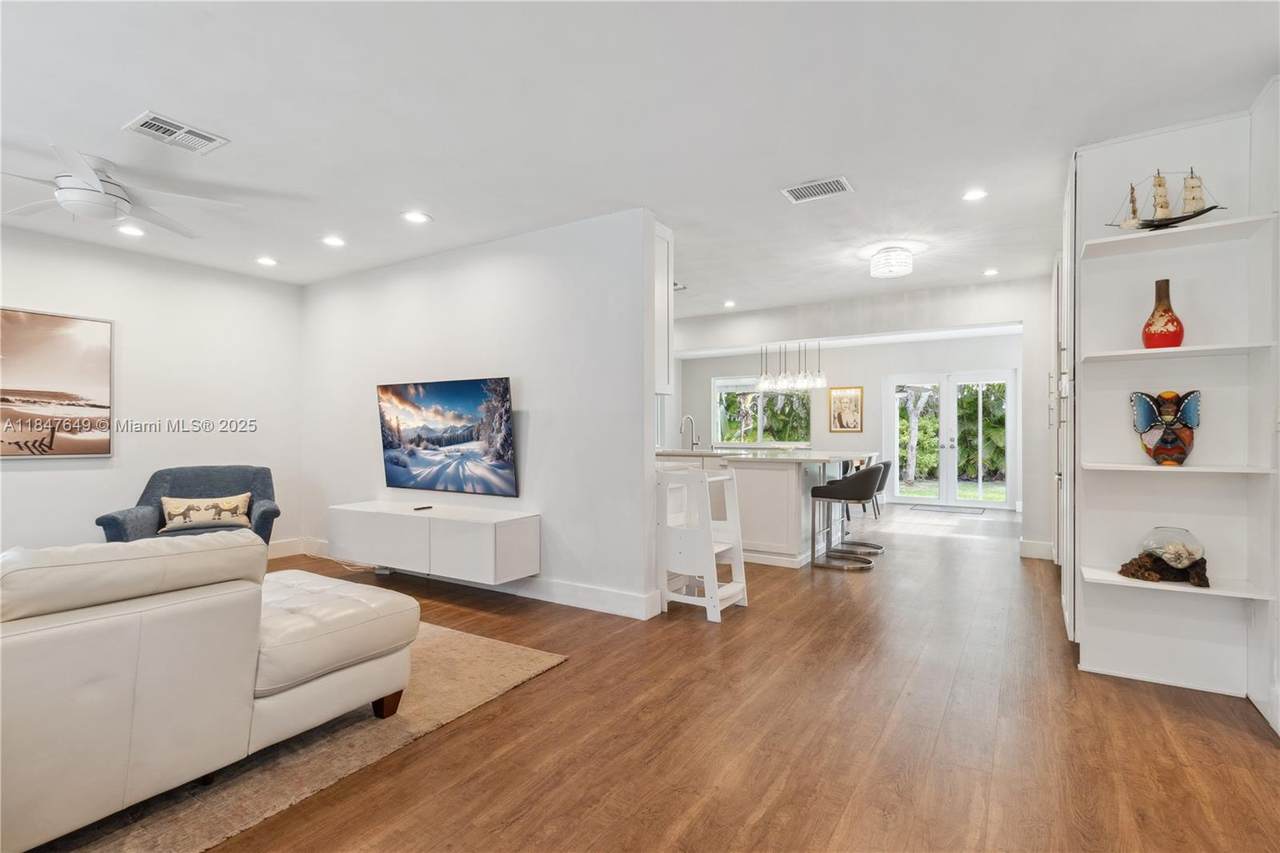 16941 88TH AVENUE - Photo 1