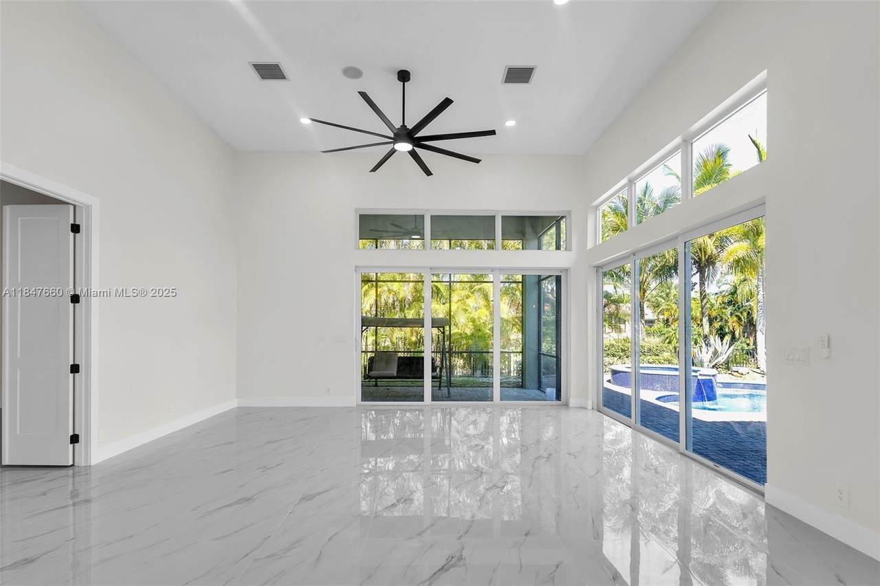 https://bt-photos.global.ssl.fastly.net/miami/1280_boomver_1_A11847660-2.jpg