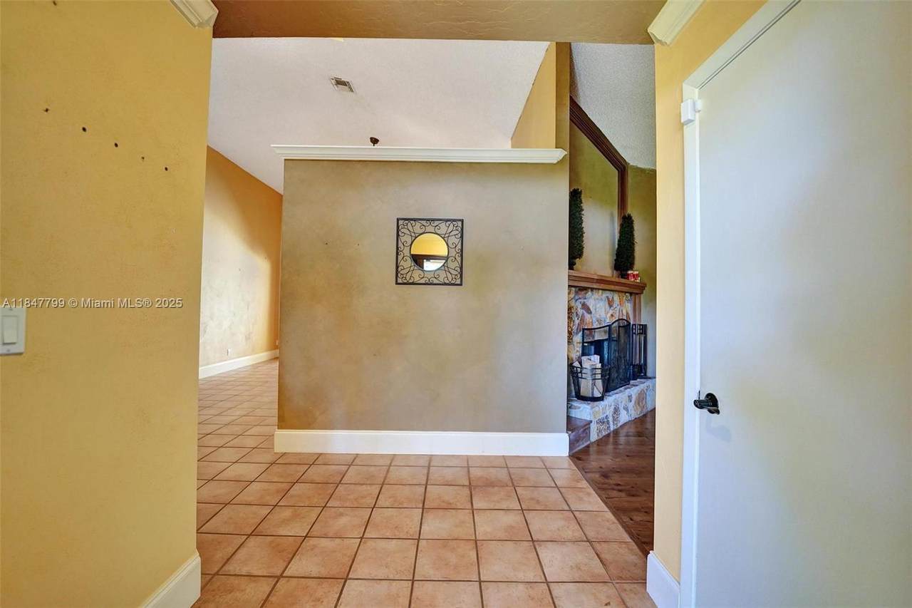 https://bt-photos.global.ssl.fastly.net/miami/1280_boomver_1_A11847799-2.jpg