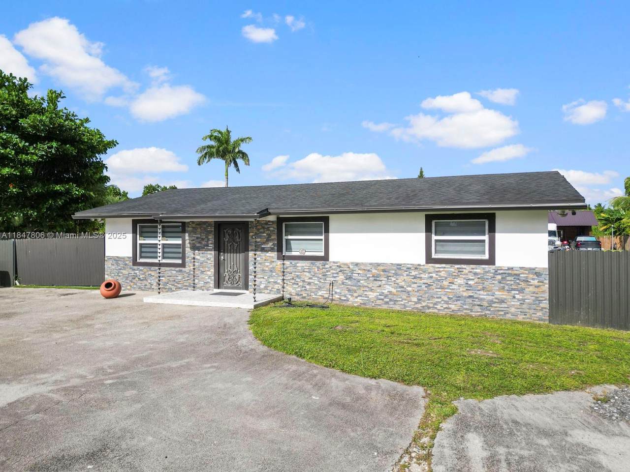 15305 209th Ave - Photo 1