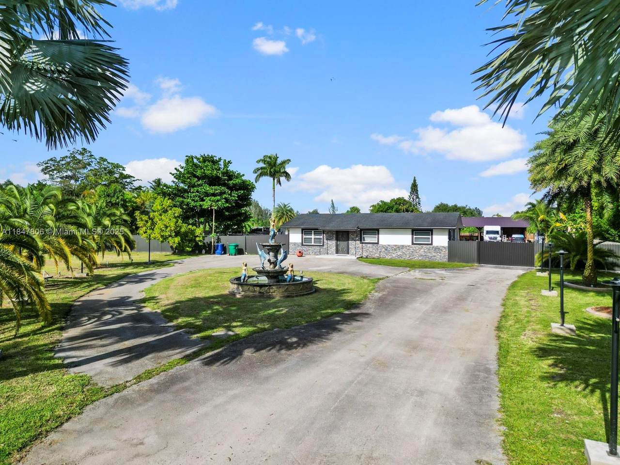 https://bt-photos.global.ssl.fastly.net/miami/1280_boomver_1_A11847806-2.jpg