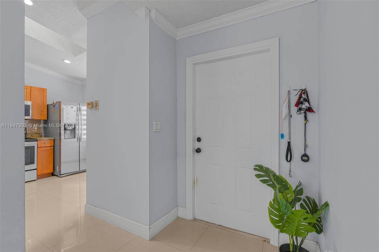 https://bt-photos.global.ssl.fastly.net/miami/1280_boomver_1_A11847933-2.jpg