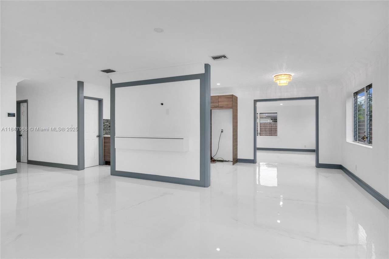 https://bt-photos.global.ssl.fastly.net/miami/1280_boomver_1_A11847968-2.jpg