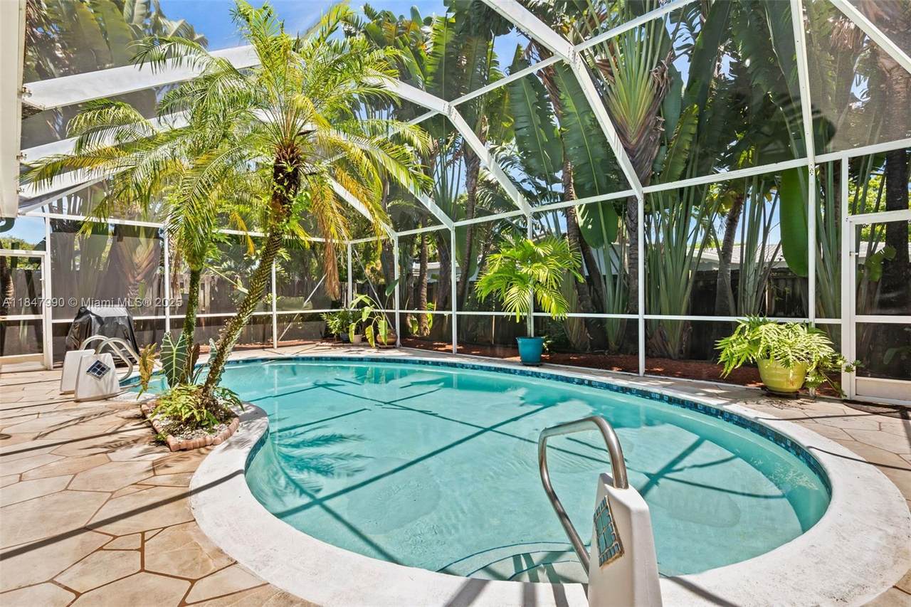 https://bt-photos.global.ssl.fastly.net/miami/1280_boomver_1_A11847990-2.jpg