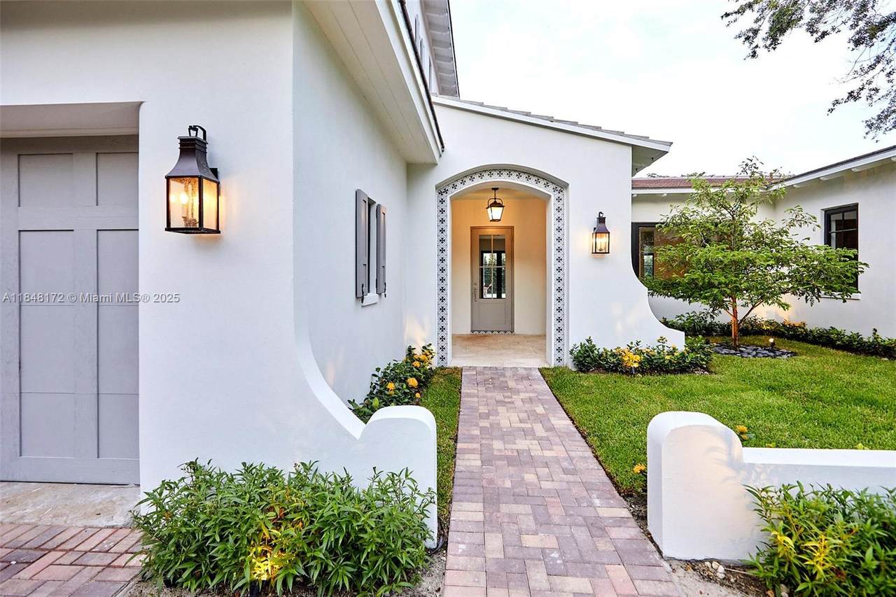 https://bt-photos.global.ssl.fastly.net/miami/1280_boomver_1_A11848172-2.jpg