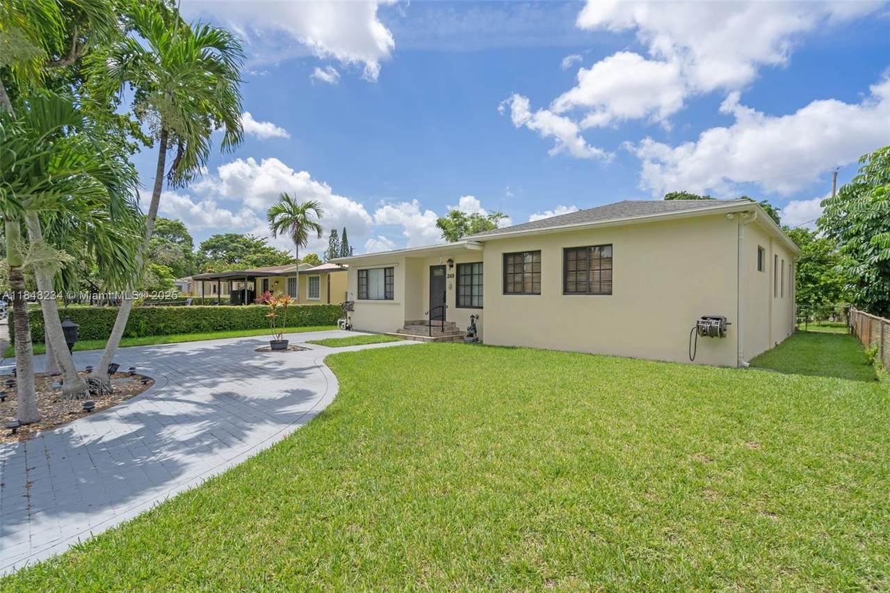 https://bt-photos.global.ssl.fastly.net/miami/1280_boomver_1_A11848234-2.jpg