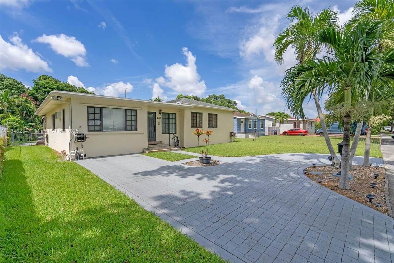 https://bt-photos.global.ssl.fastly.net/miami/1280_boomver_1_A11848234-2.jpg