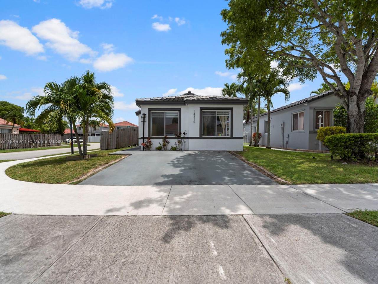 https://bt-photos.global.ssl.fastly.net/miami/1280_boomver_1_A11848241-2.jpg