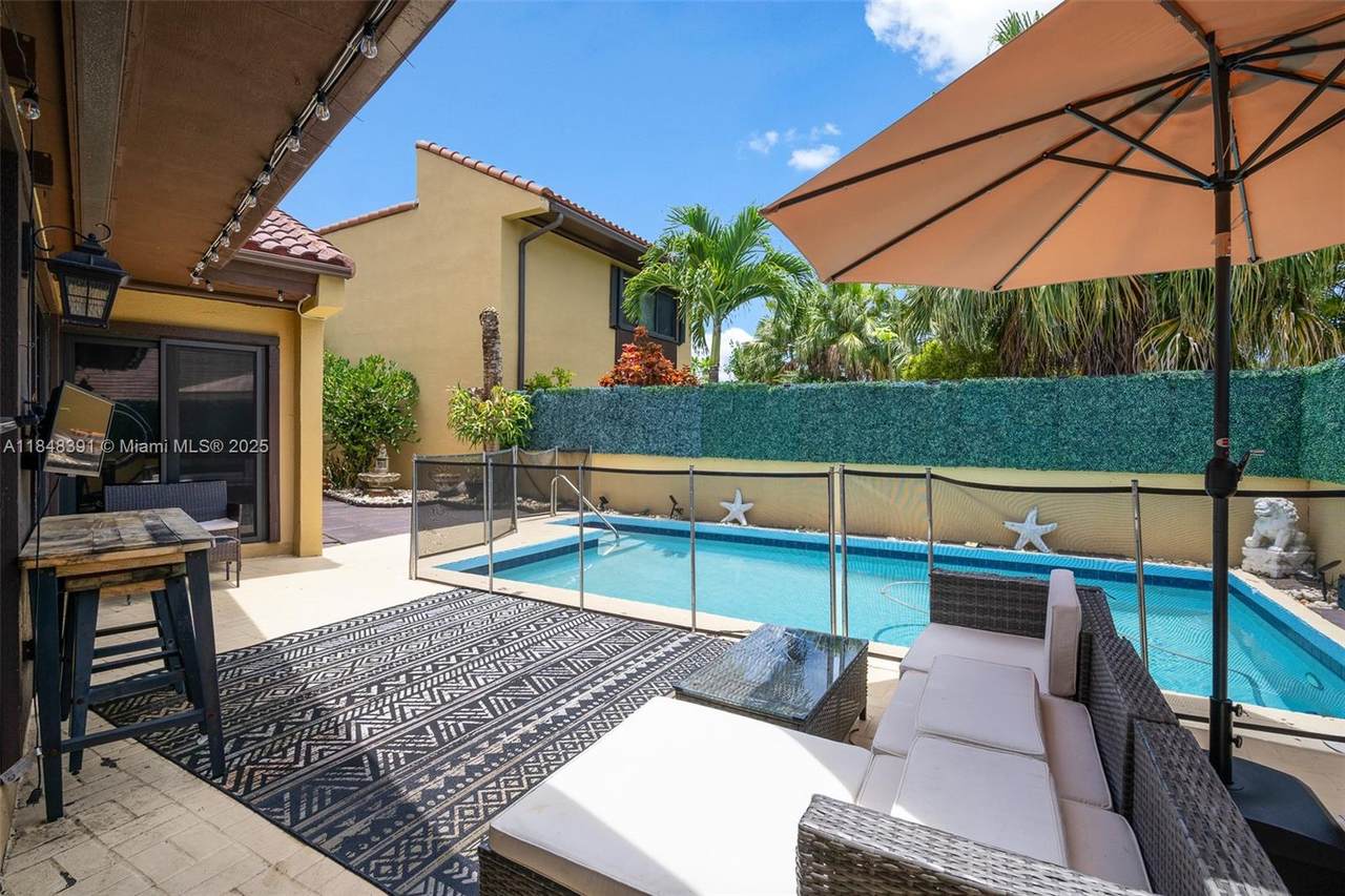 https://bt-photos.global.ssl.fastly.net/miami/1280_boomver_1_A11848391-2.jpg