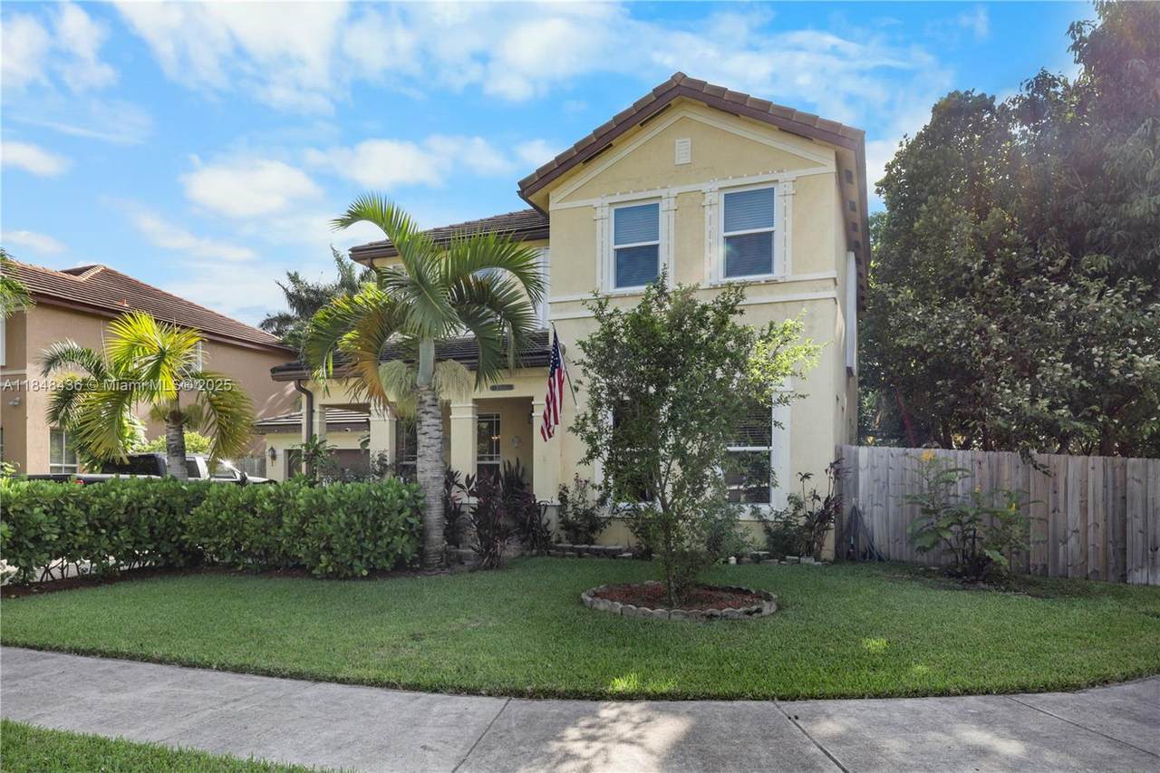 https://bt-photos.global.ssl.fastly.net/miami/1280_boomver_1_A11848436-2.jpg