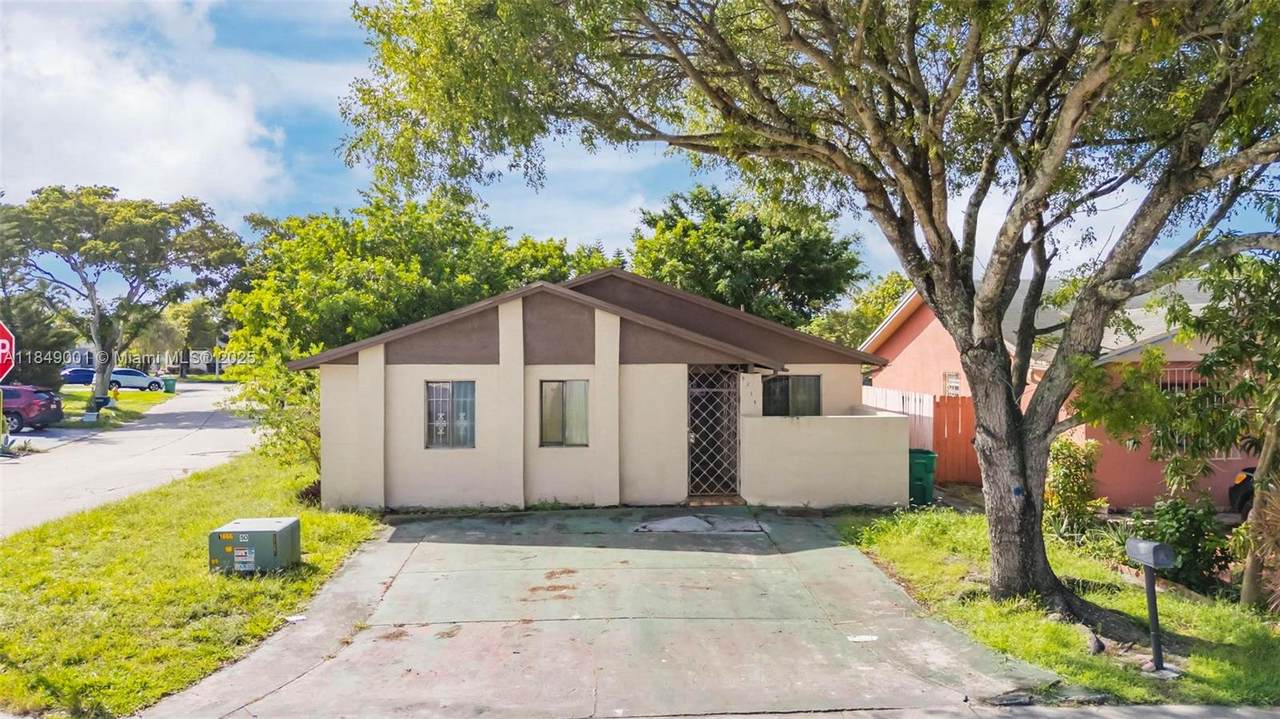 5114 194th Ln - Photo 1