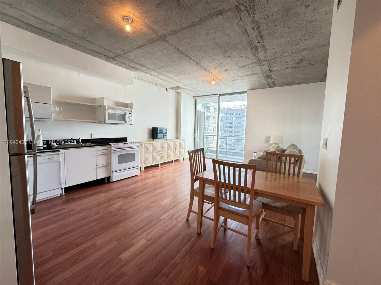 690 1st Ct - Photo 1