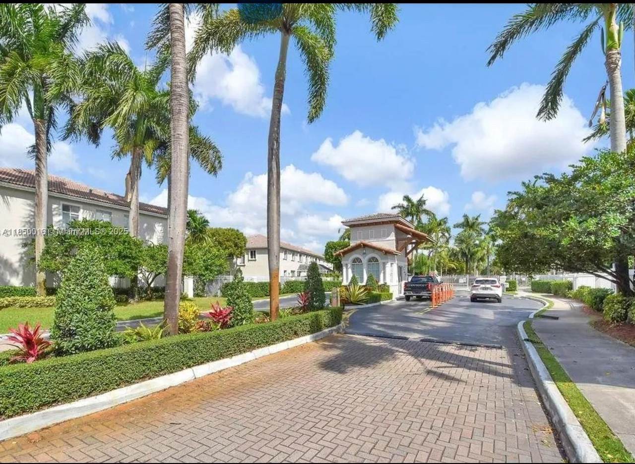 https://bt-photos.global.ssl.fastly.net/miami/1280_boomver_1_A11850016-2.jpg