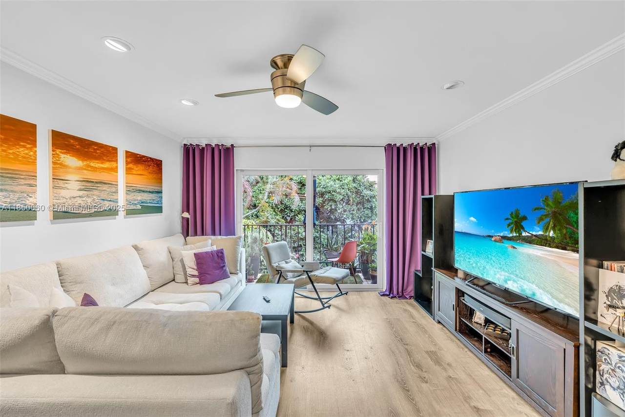 805 Oakland Park Blvd - Photo 1