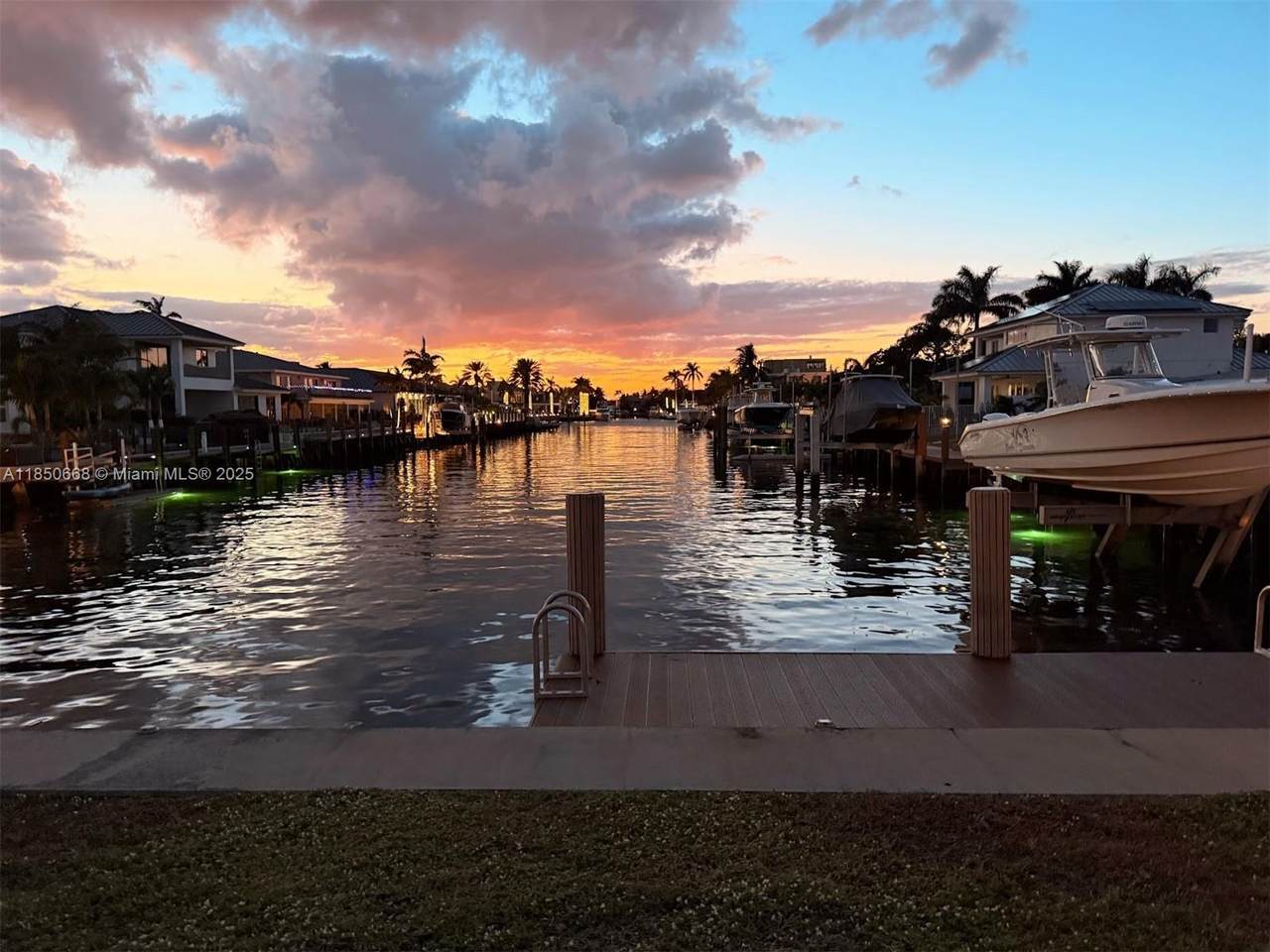 2305 Ocean Blvd - Photo 1