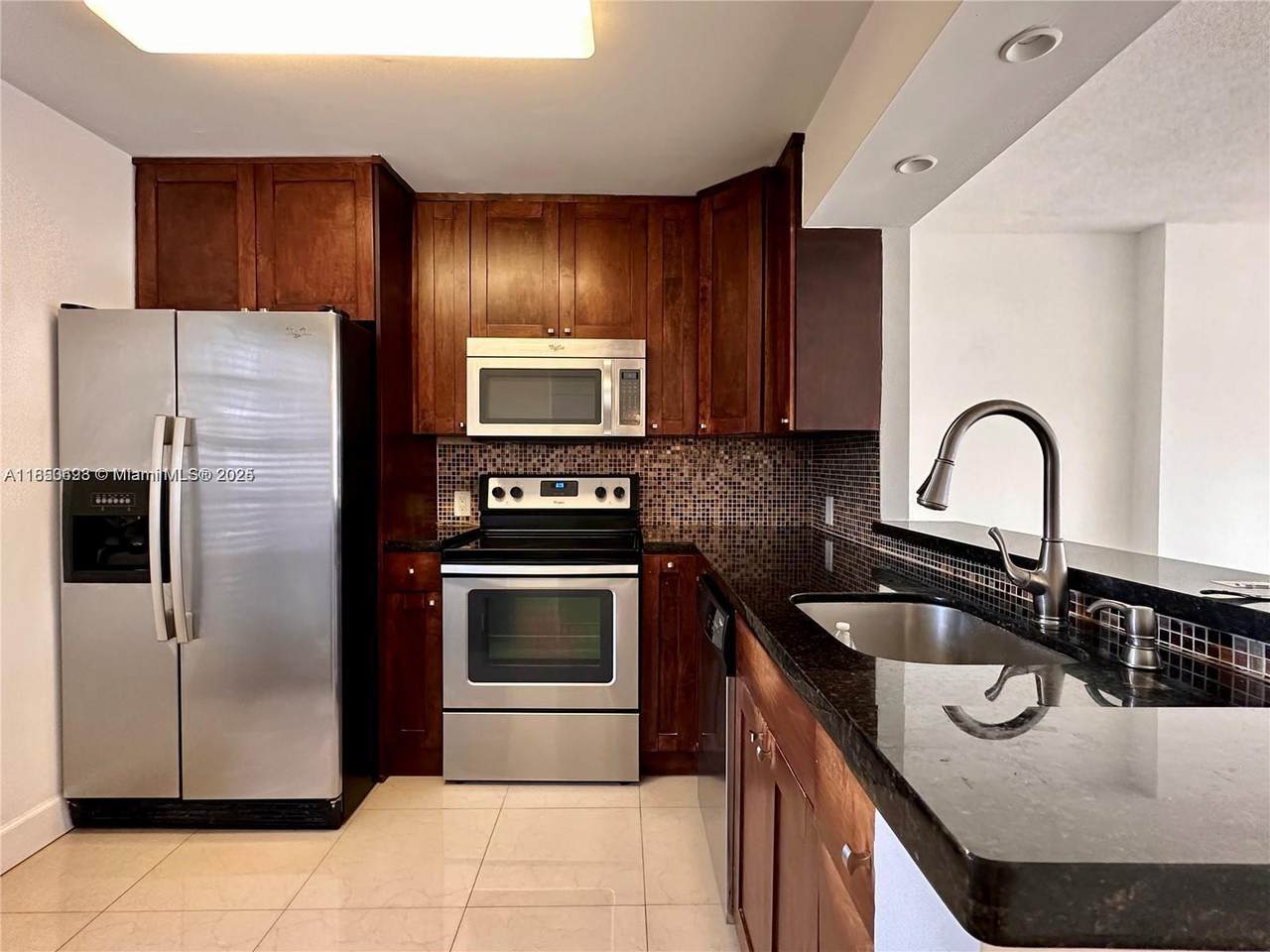 20500 Country Club Dr - Photo 1