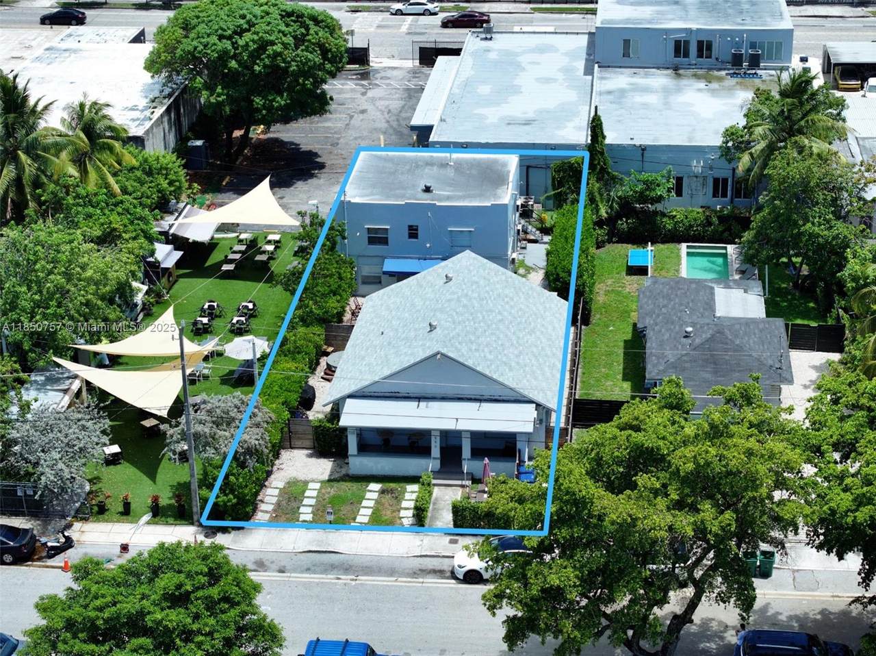 550 30th St - Photo 1