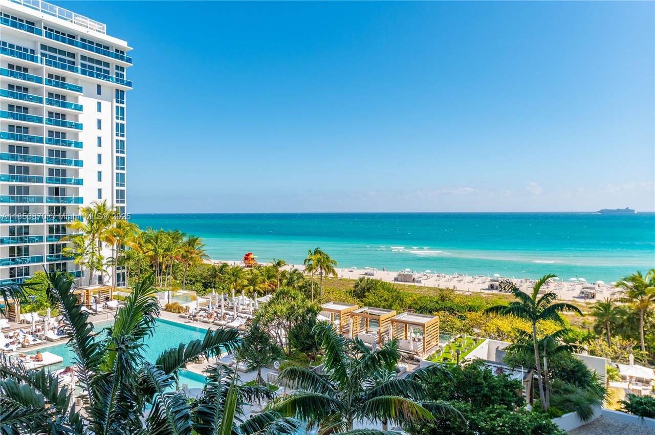 2301 Collins Ave - Photo 1
