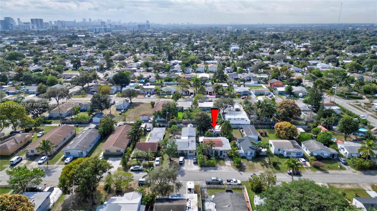 2326 Harding St - Photo 1