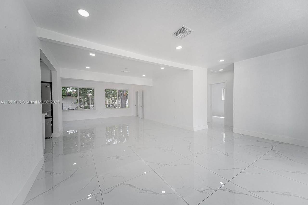 https://bt-photos.global.ssl.fastly.net/miami/1280_boomver_1_A11851915-2.jpg