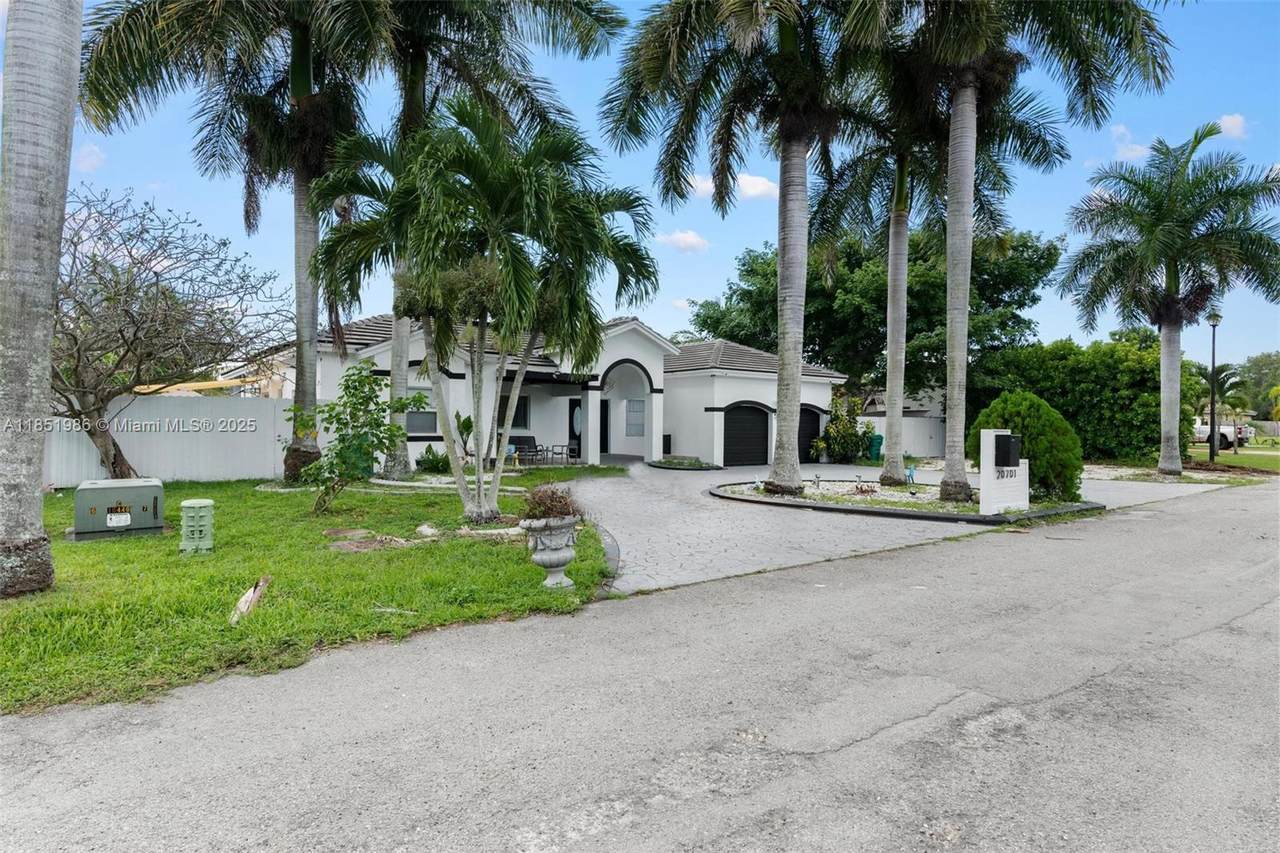 https://bt-photos.global.ssl.fastly.net/miami/1280_boomver_1_A11851986-2.jpg