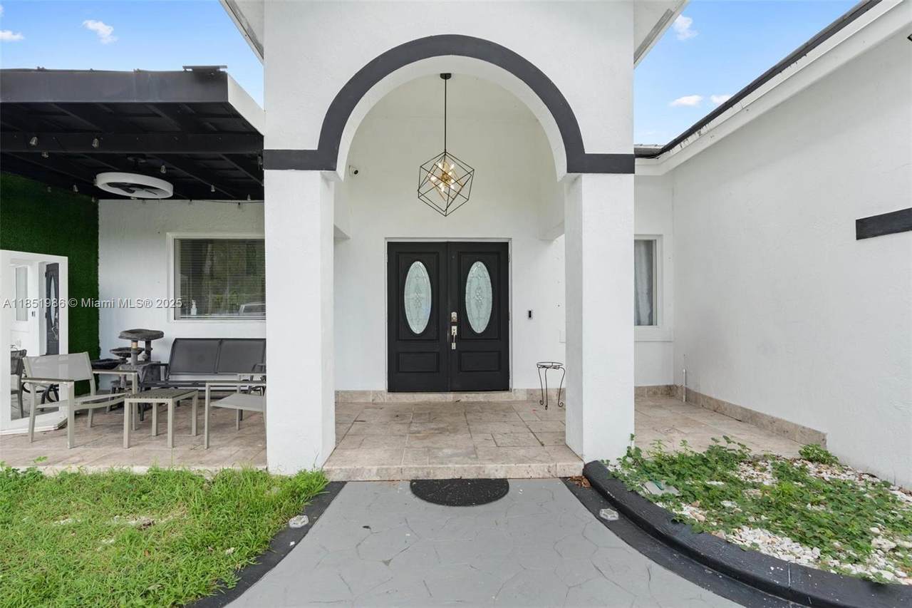 https://bt-photos.global.ssl.fastly.net/miami/1280_boomver_1_A11851986-2.jpg