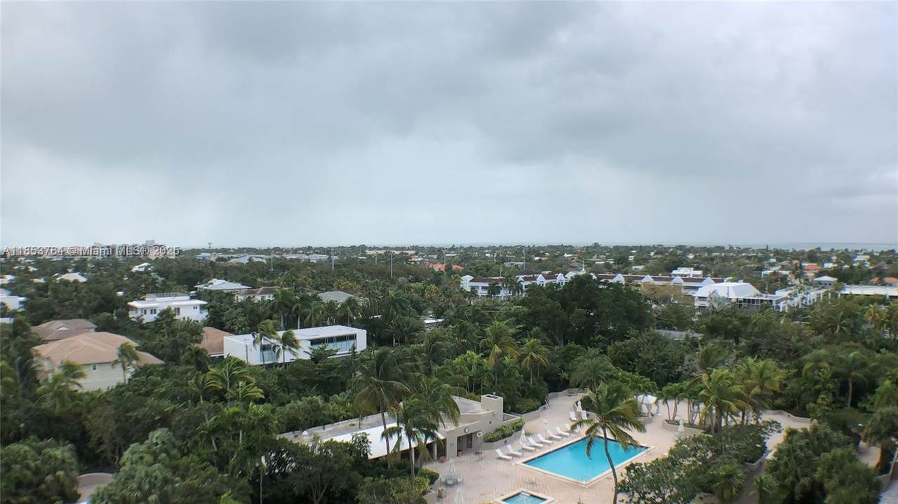 151 Crandon Blvd - Photo 1