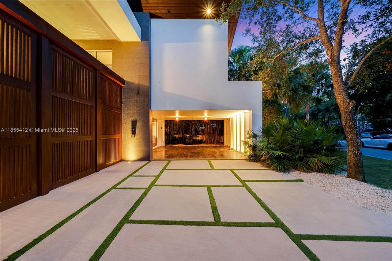 545 Sabal Palm - Photo 1