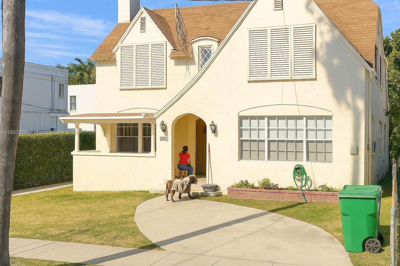 2619 5th St - Photo 1