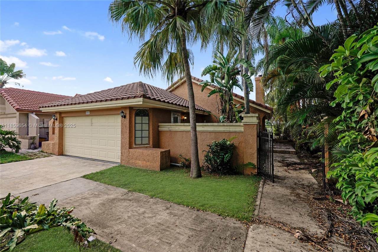 3887 7th Pl - Photo 1