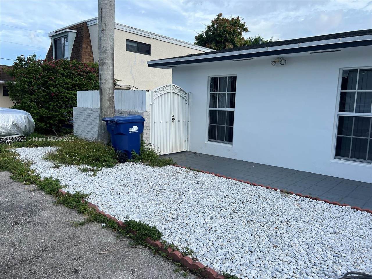 382 113th St - Photo 1