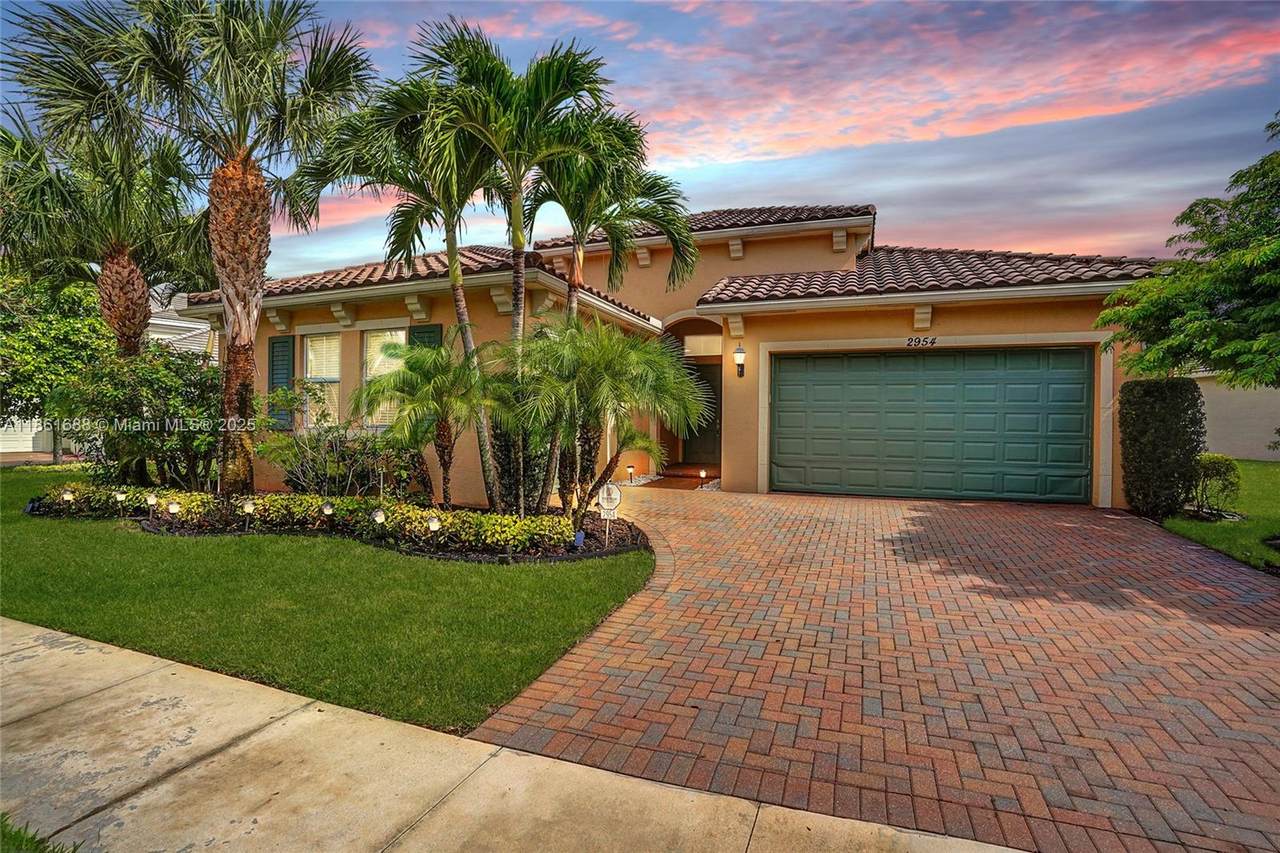 2954 Bellarosa Cir - Photo 1