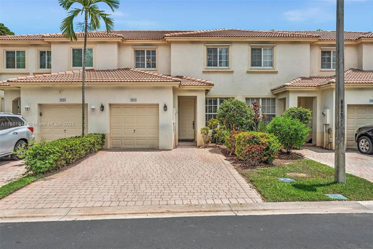 1915 79th Ter - Photo 1