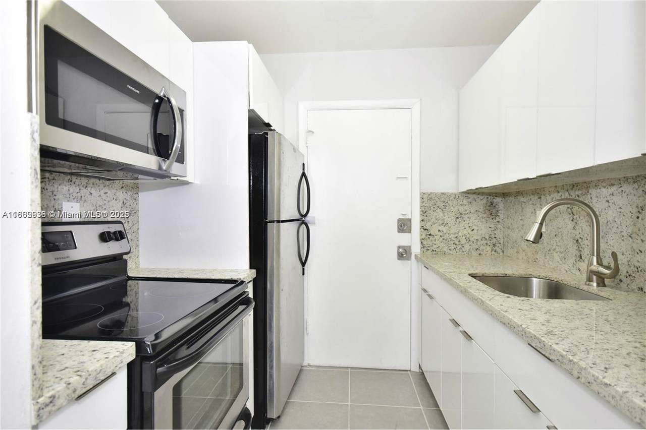 13201 Memorial Hwy - Photo 1