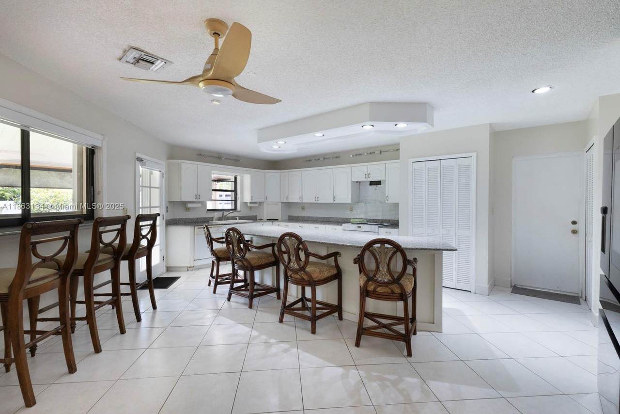 https://bt-photos.global.ssl.fastly.net/miami/1280_boomver_1_A11863134-2.jpg