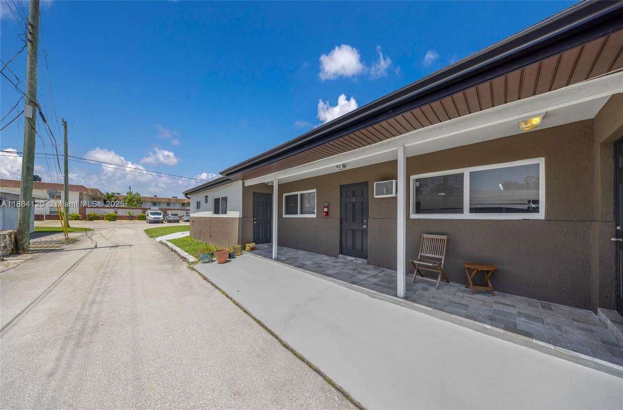 1807 17th Ave - Photo 1