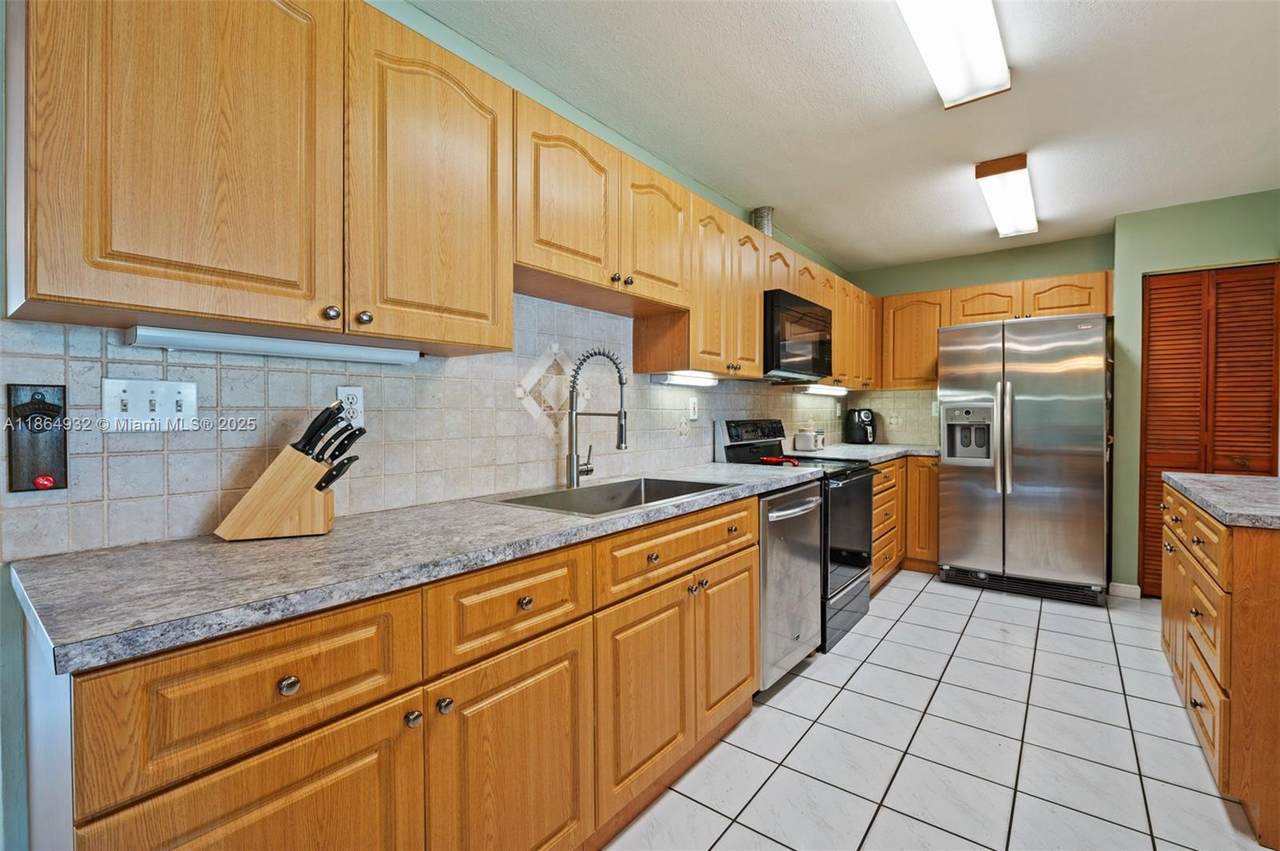 7321 Mcarthur Pkwy - Photo 1