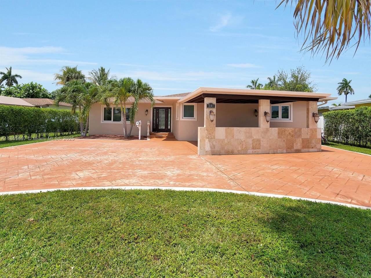 3141 Hollywood Blvd - Photo 1