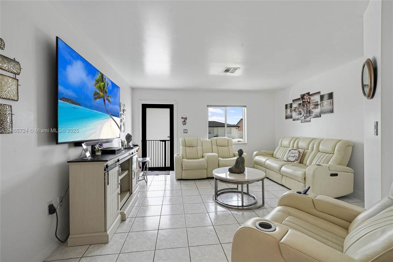https://bt-photos.global.ssl.fastly.net/miami/1280_boomver_1_A11865724-2.jpg